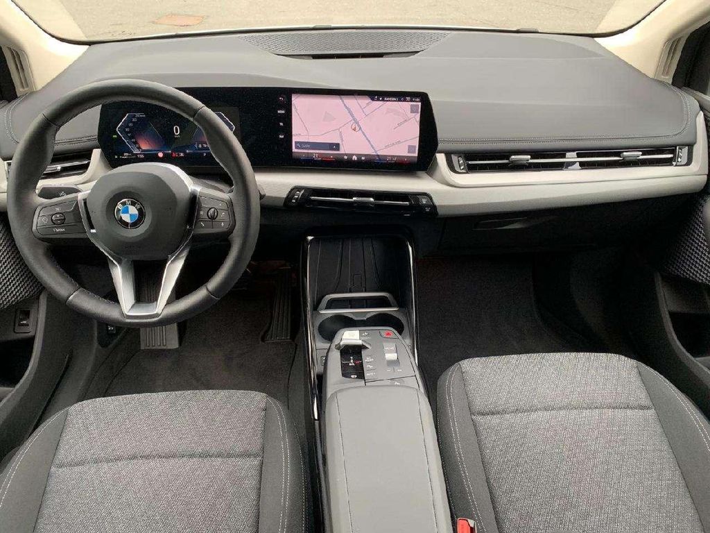 BMW 216 2024