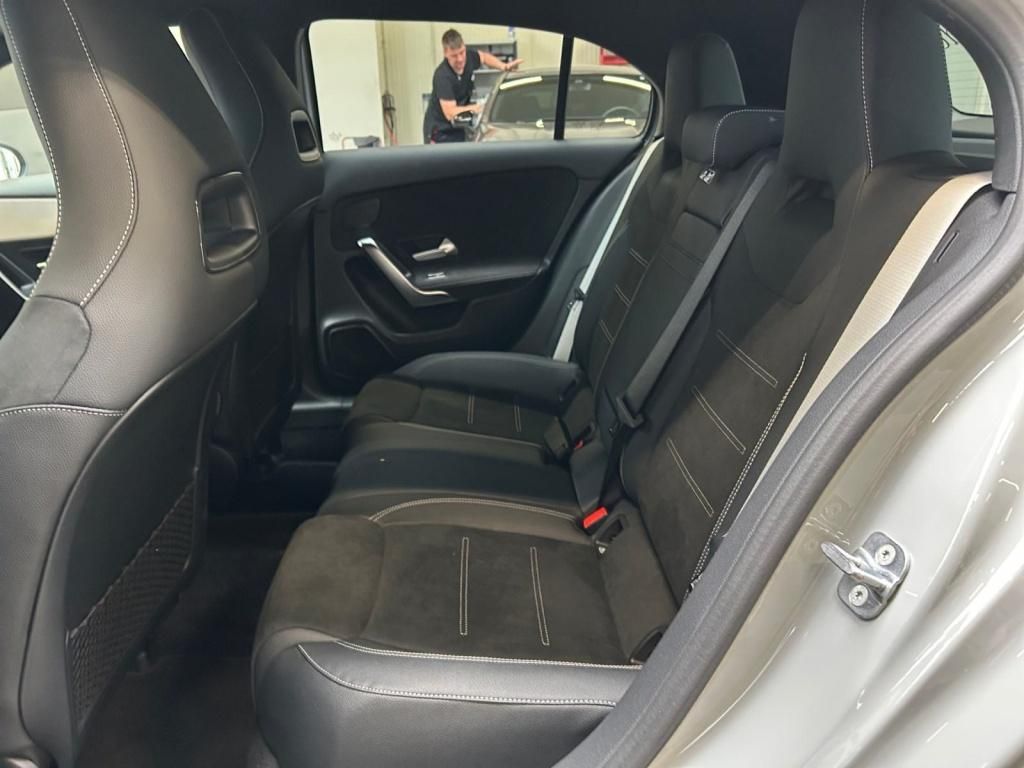 Mercedes-Benz A 180 2025