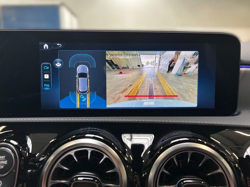 Mercedes-Benz A 180 2025