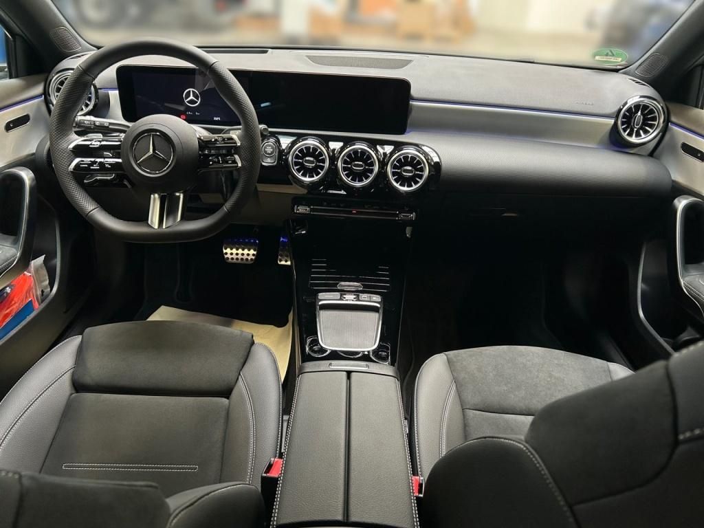 Mercedes-Benz A 180 2025