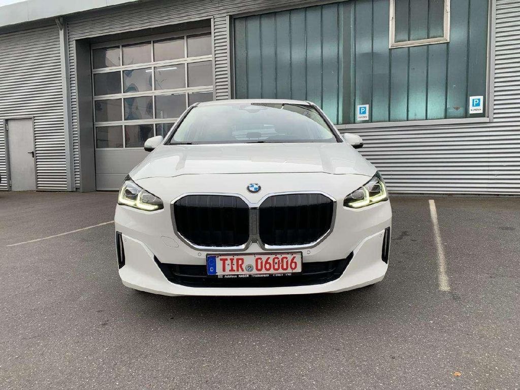 BMW 216 2024