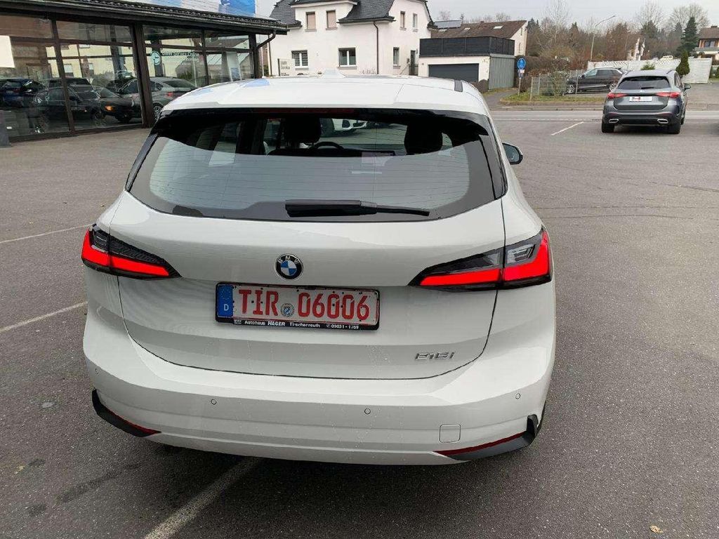 BMW 216 2024