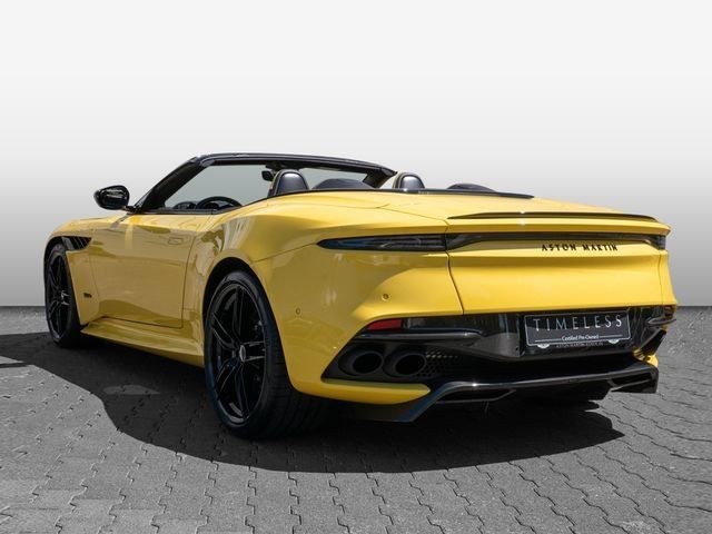 Aston Martin DBS 2022