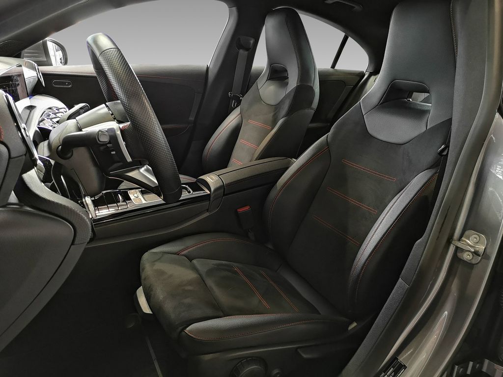 Mercedes-Benz CLA 200 2024