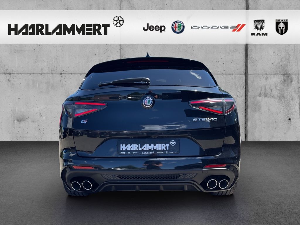 Alfa Romeo Stelvio 2025