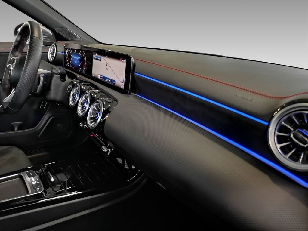 Mercedes-Benz CLA 200 2024