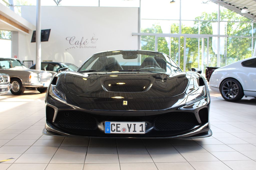 Ferrari F8 2022