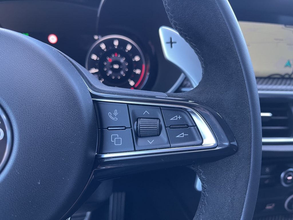 Alfa Romeo Stelvio 2025