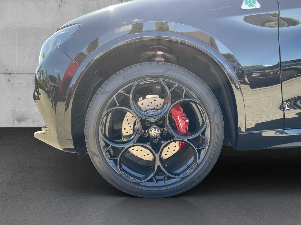 Alfa Romeo Stelvio 2025