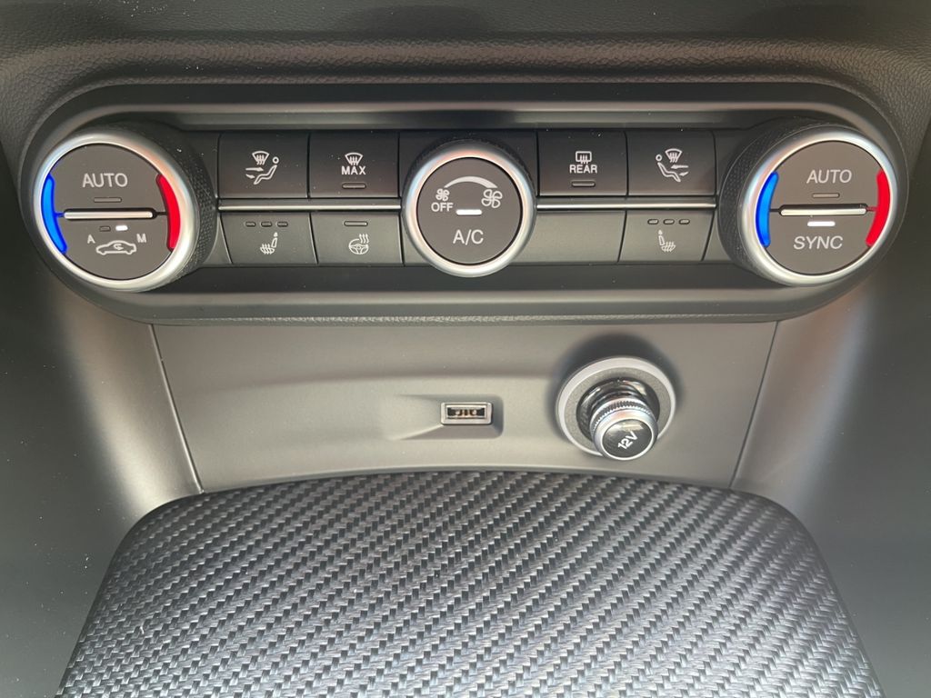 Alfa Romeo Stelvio 2025