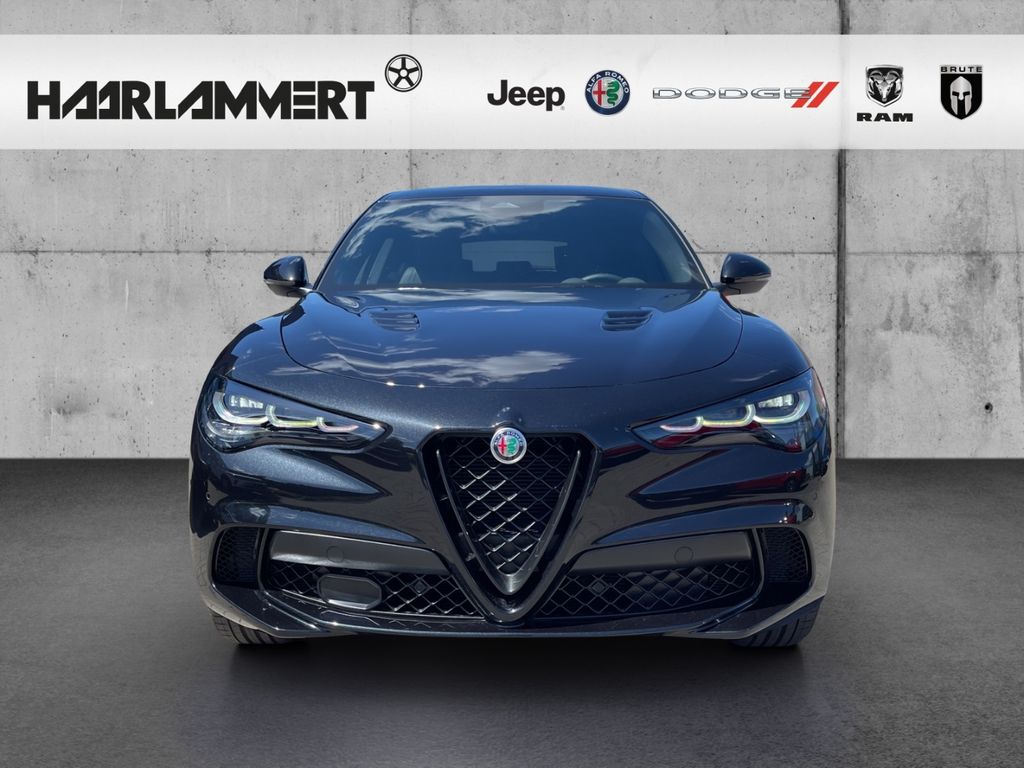 Alfa Romeo Stelvio 2025