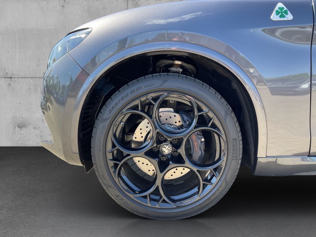 Alfa Romeo Stelvio 2025