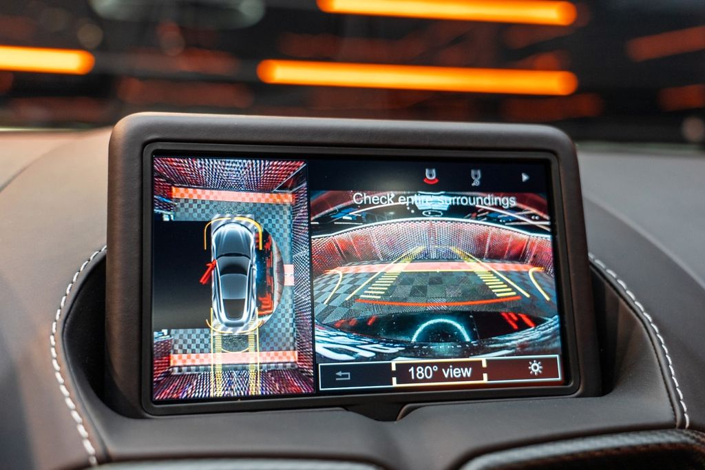 Aston Martin V12 Vantage 2023