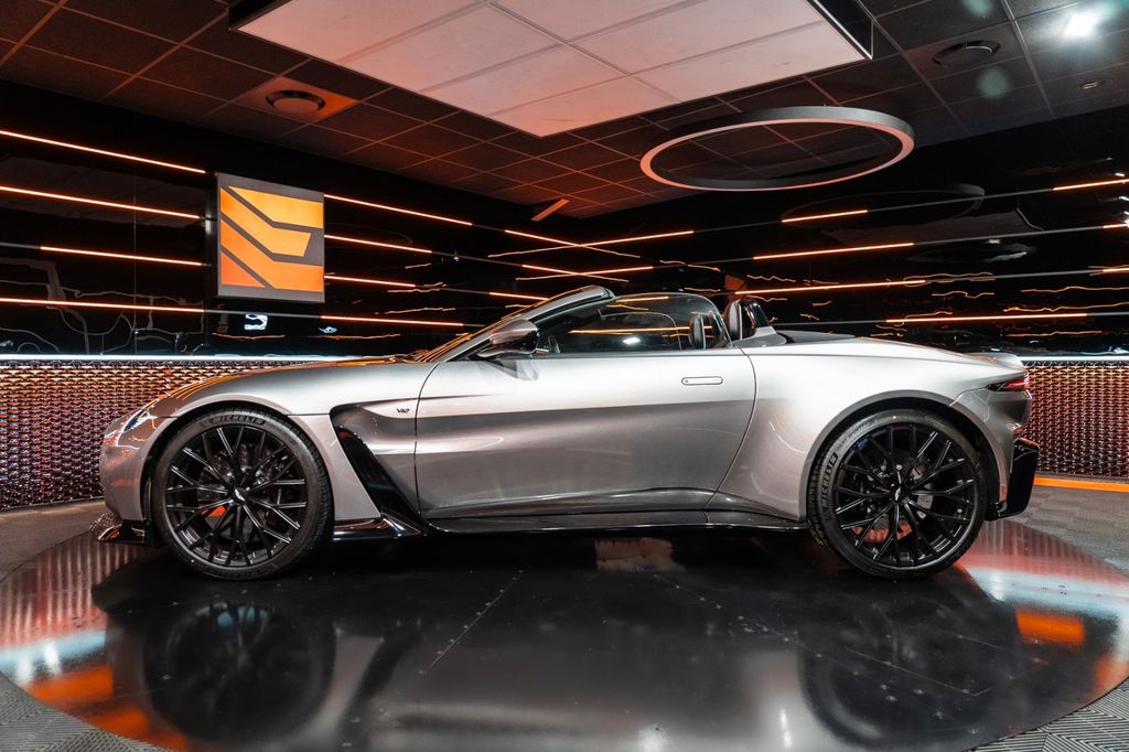 Aston Martin V12 Vantage 2023