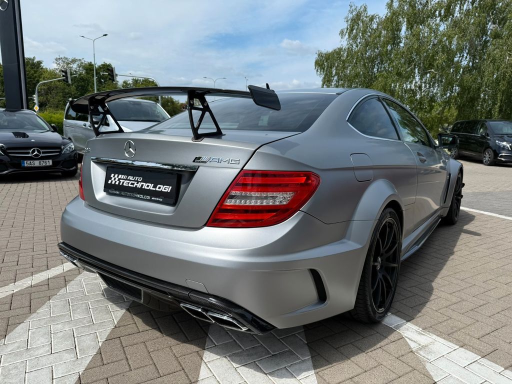 Mercedes-Benz C 63 AMG 2012