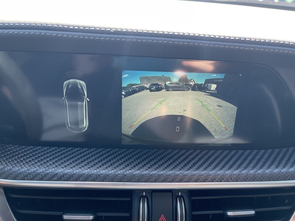 Alfa Romeo Stelvio 2025