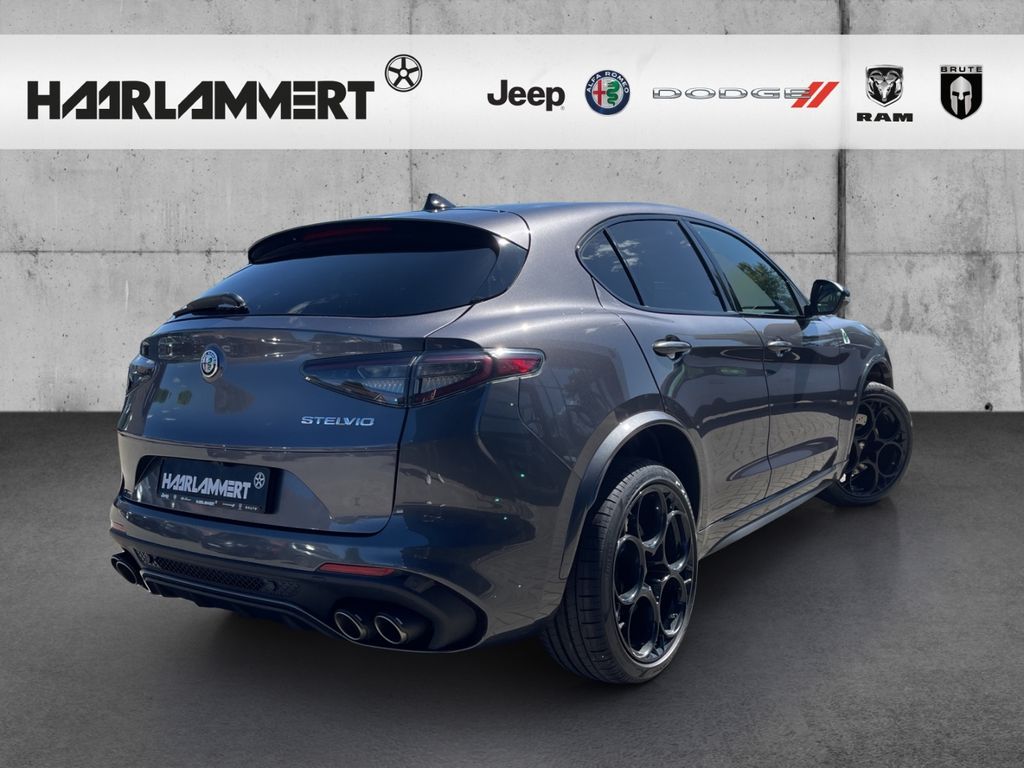 Alfa Romeo Stelvio 2025