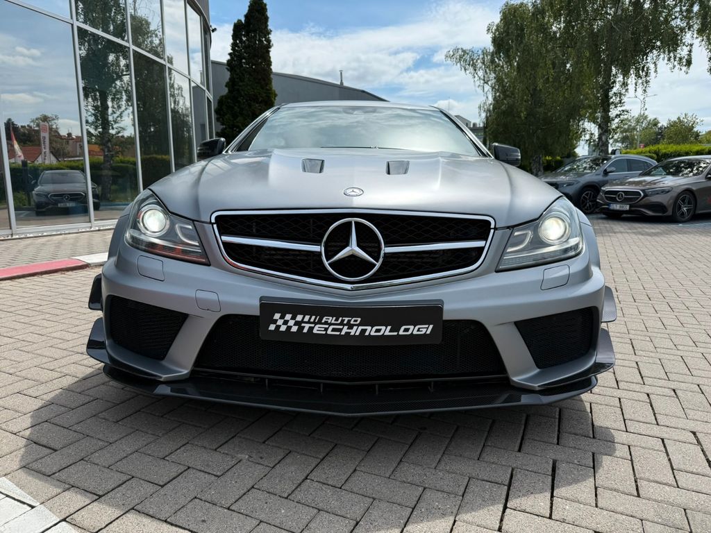 Mercedes-Benz C 63 AMG 2012