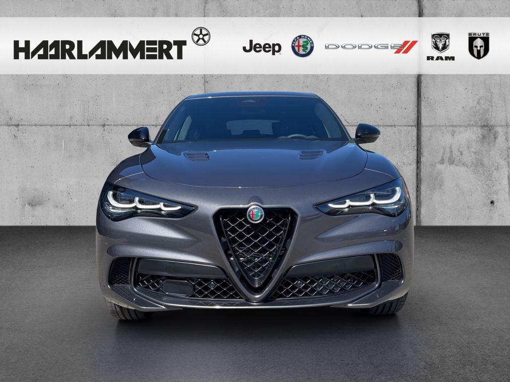 Alfa Romeo Stelvio 2025