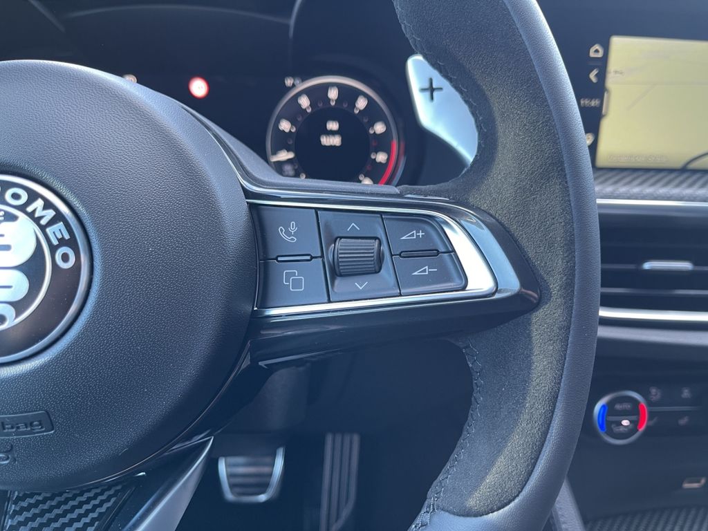 Alfa Romeo Stelvio 2025