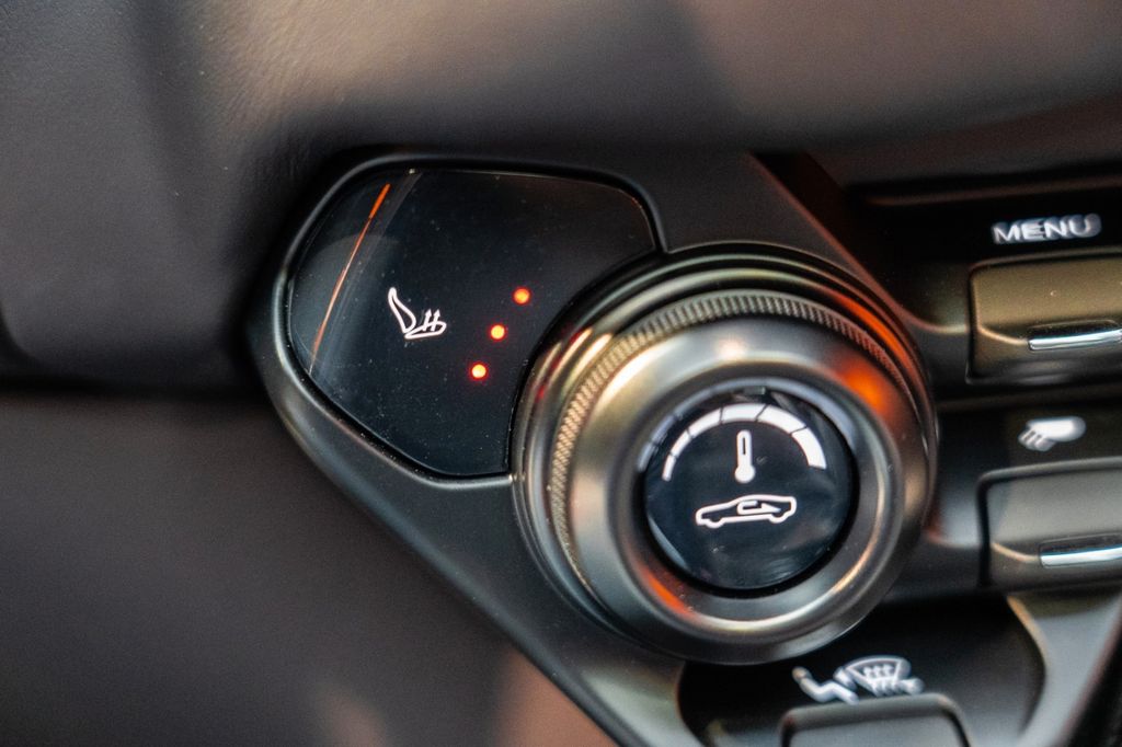 Aston Martin V12 Vantage 2023