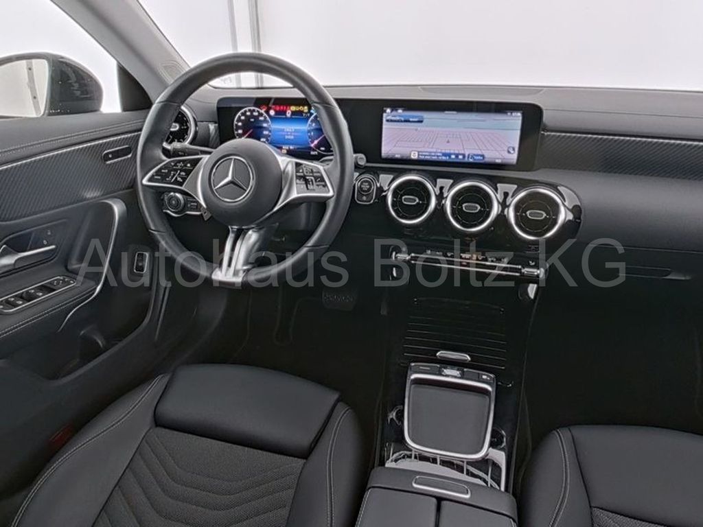 Mercedes-Benz CLA 180 2023