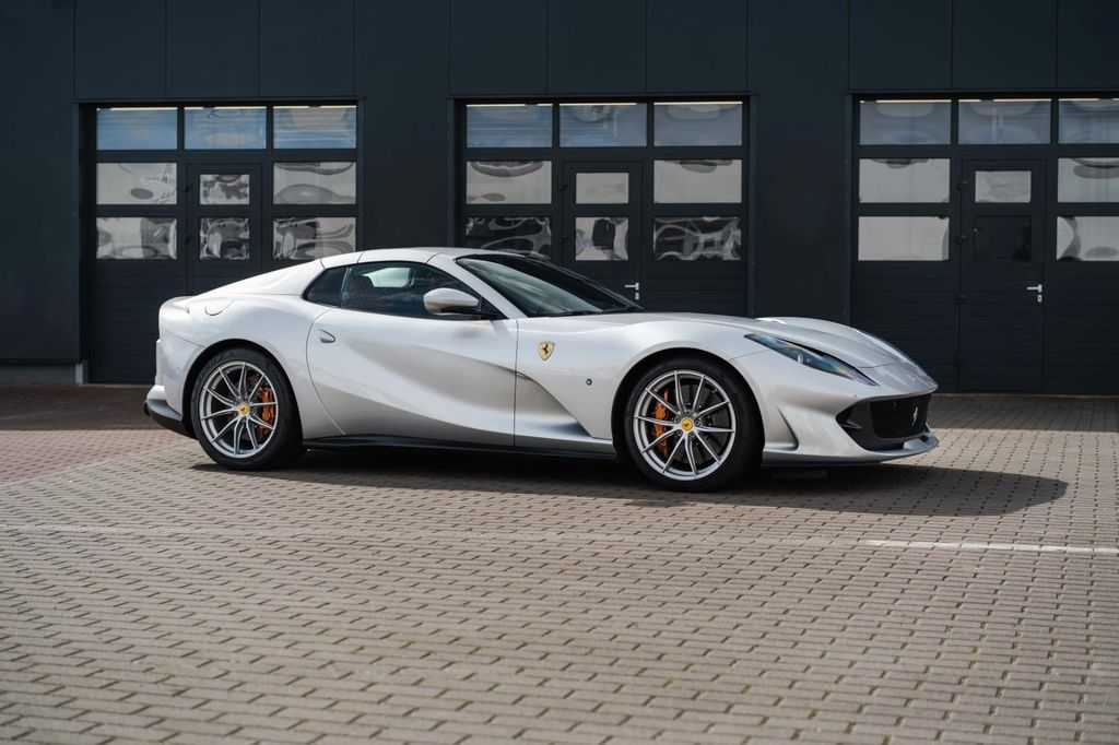 Ferrari 812 2021