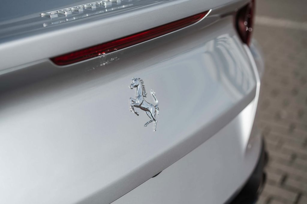 Ferrari 812 2021