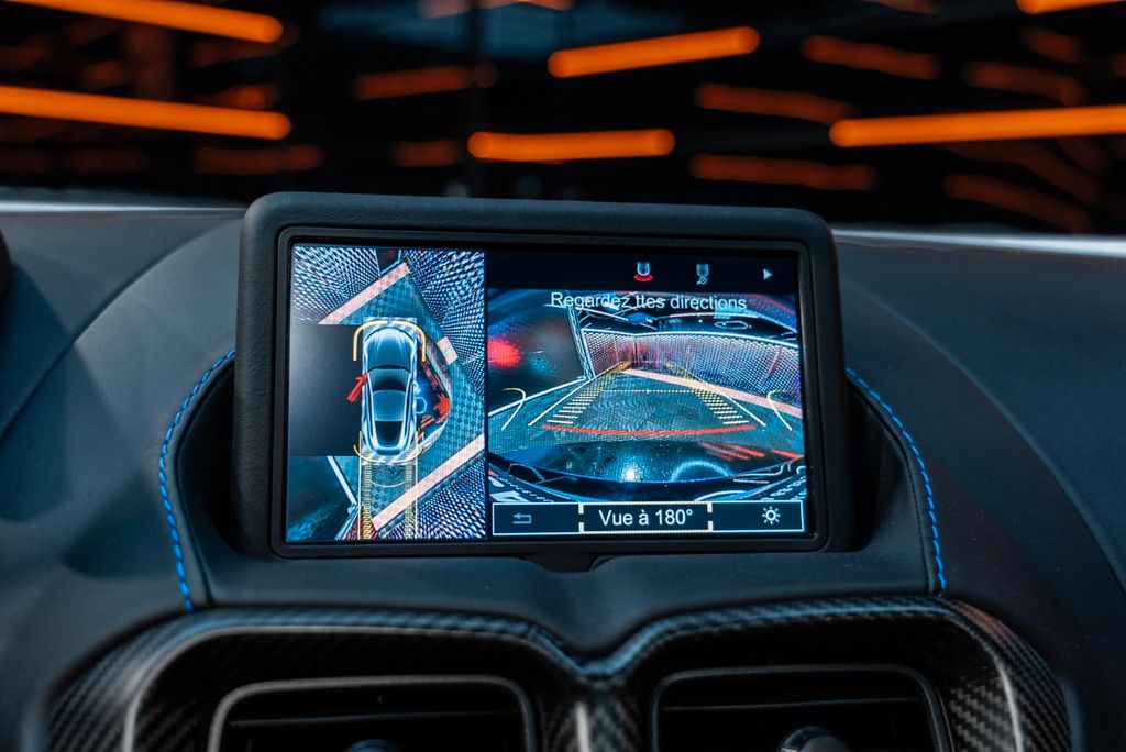 Aston Martin V12 Vantage 2023