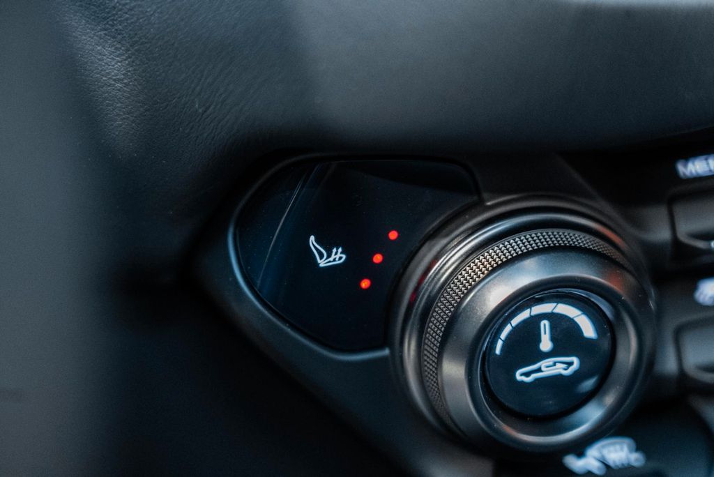 Aston Martin V12 Vantage 2023