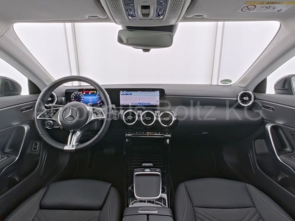 Mercedes-Benz CLA 180 2023