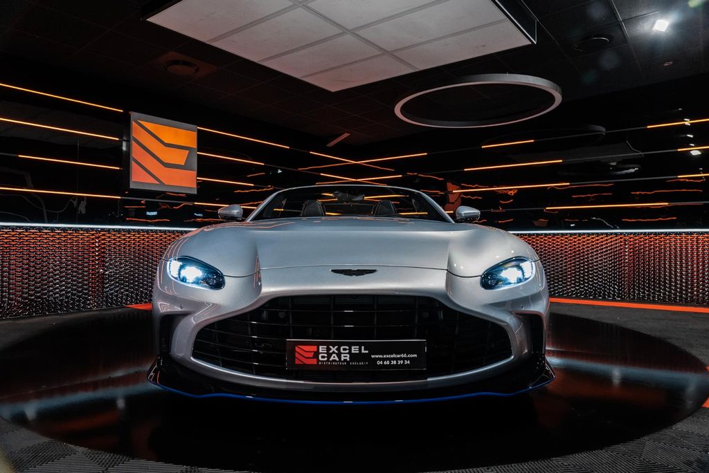 Aston Martin V12 Vantage 2023