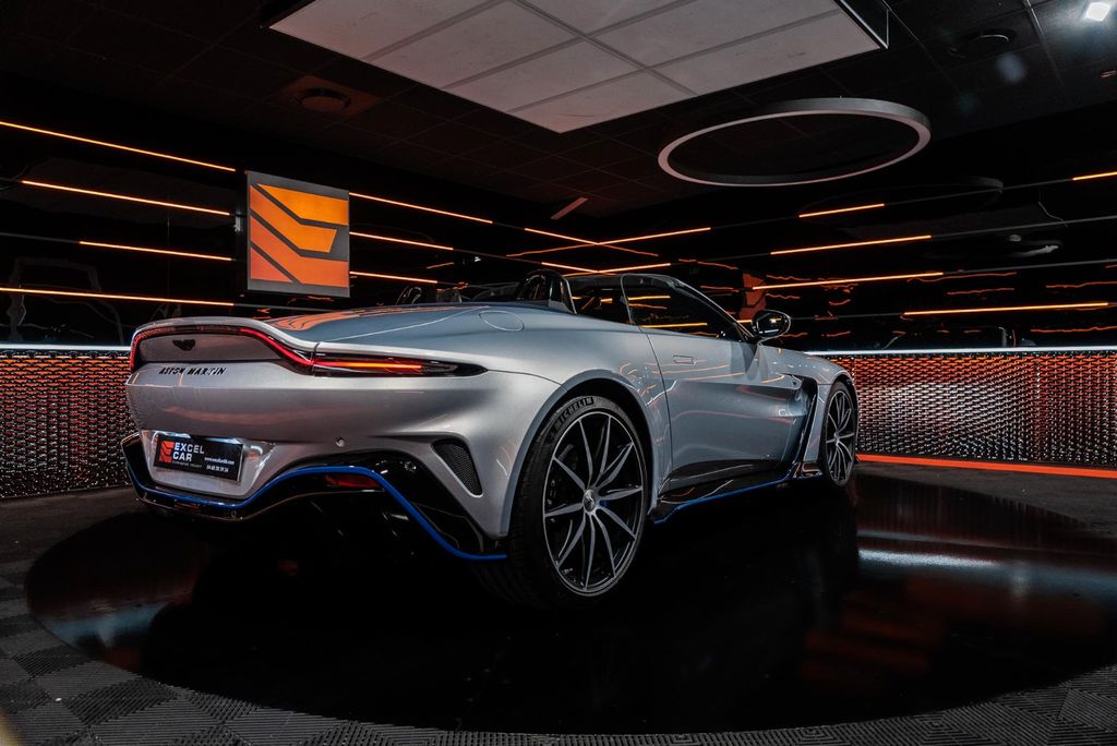 Aston Martin V12 Vantage 2023