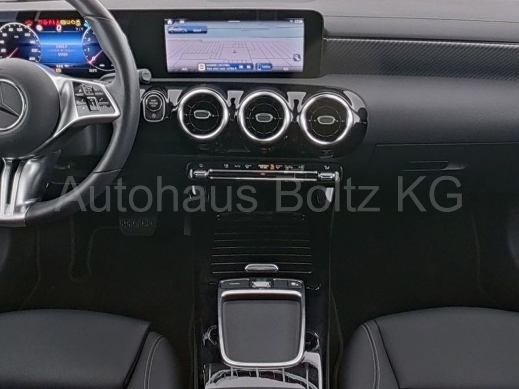 Mercedes-Benz CLA 180 2023