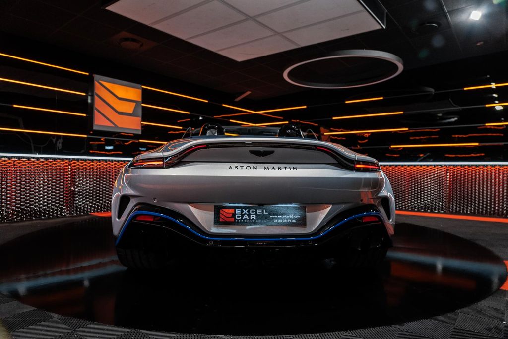 Aston Martin V12 Vantage 2023