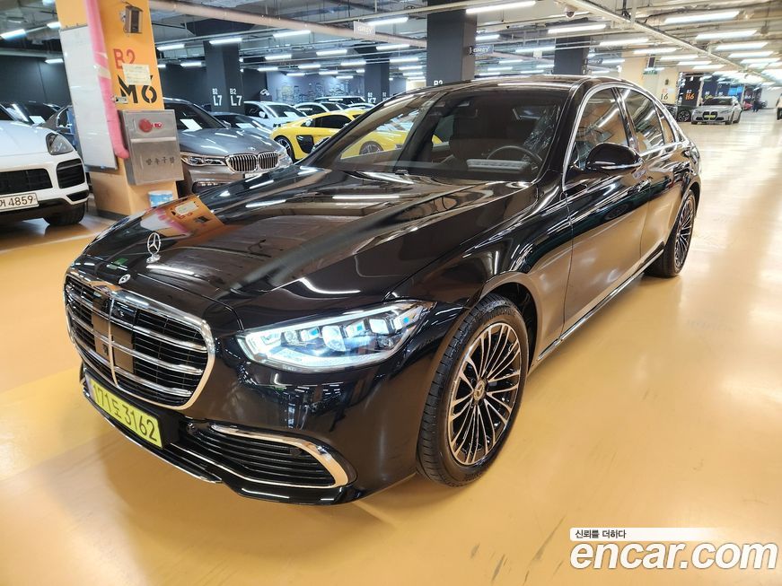 Mercedes-Benz S-Class 2025
