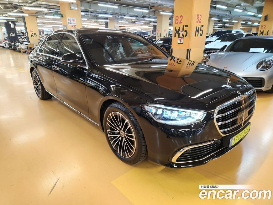 Mercedes-Benz S-Class 2025