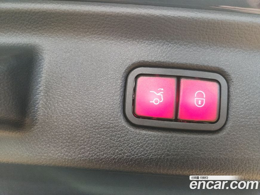 Mercedes-Benz S-Class 2025