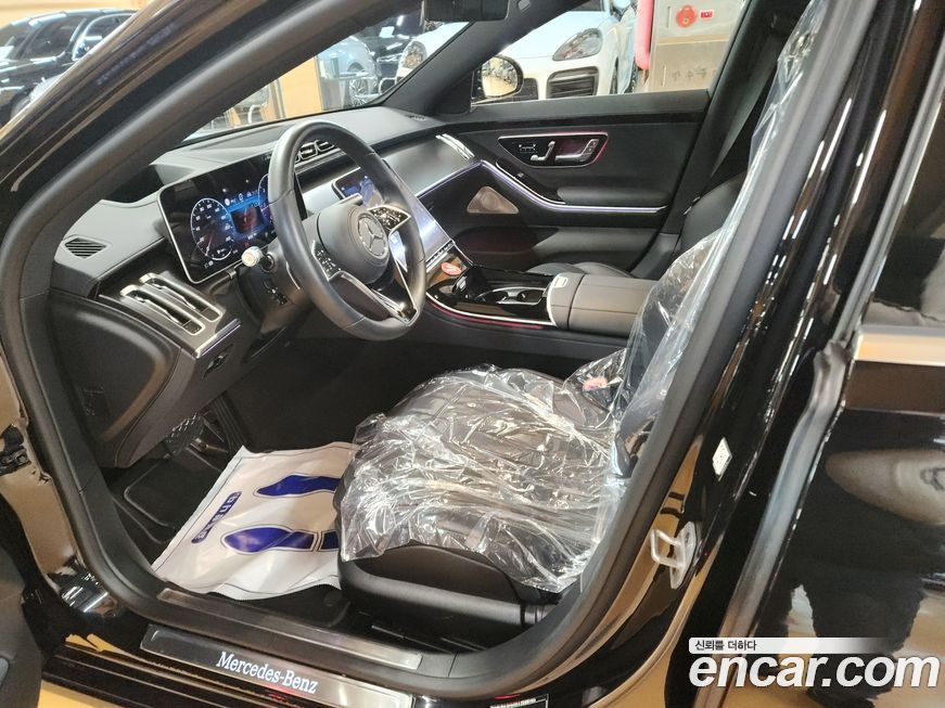 Mercedes-Benz S-Class 2025