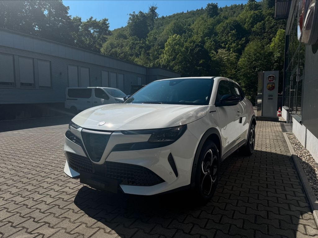 Alfa Romeo Junior 2025