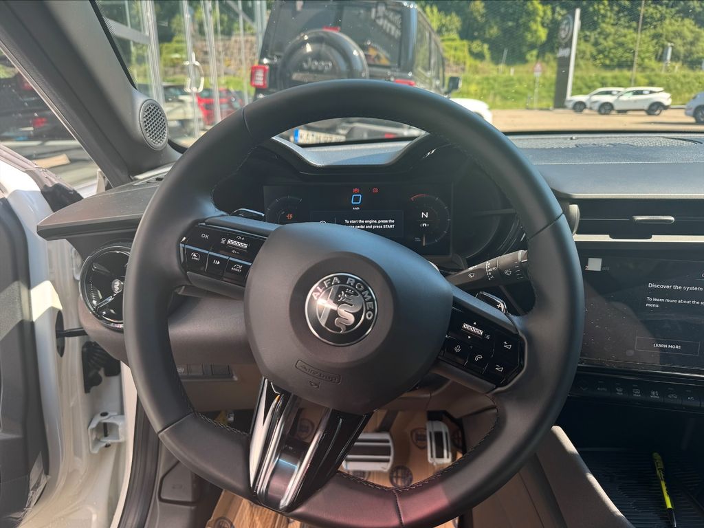 Alfa Romeo Junior 2025