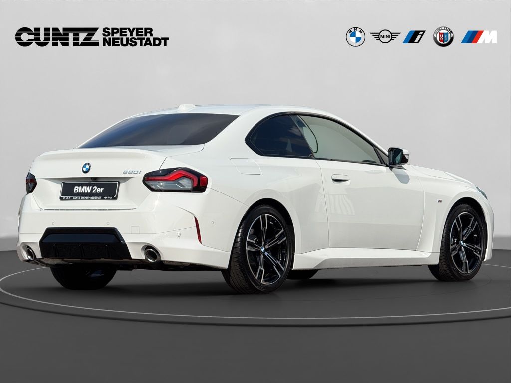 BMW 220 2025