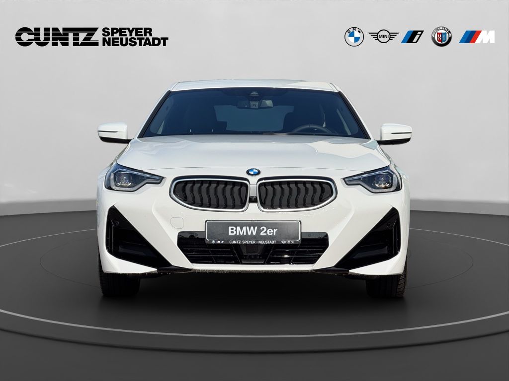 BMW 220 2025