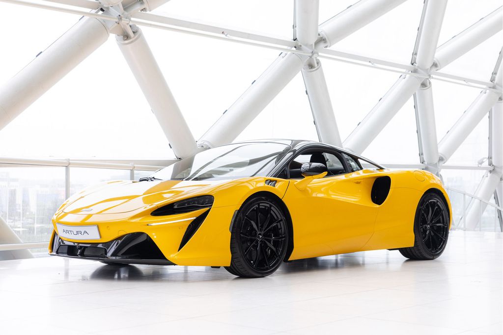 McLaren Artura 2023