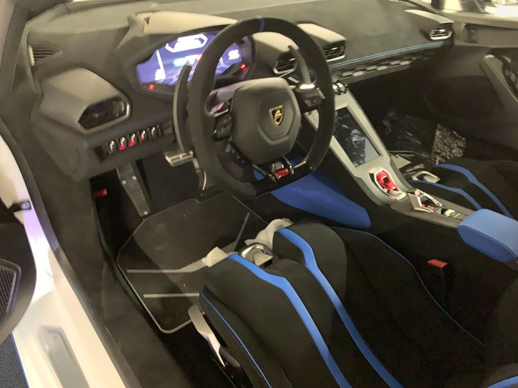 Lamborghini Huracán 2023