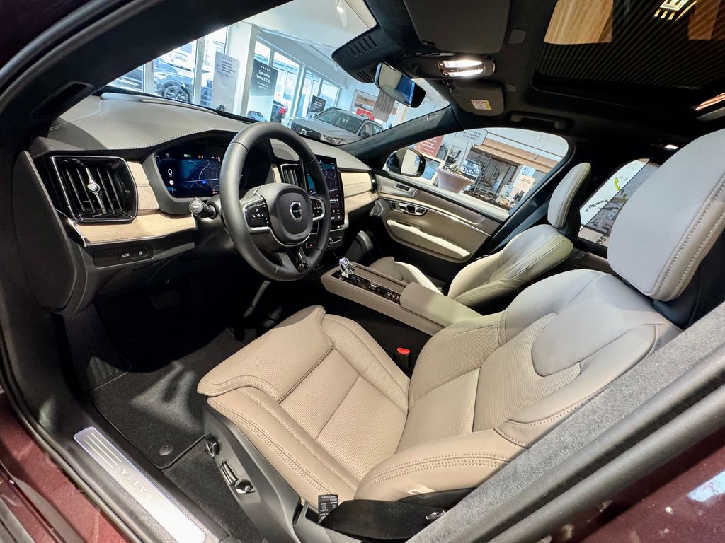 Volvo XC90 2025