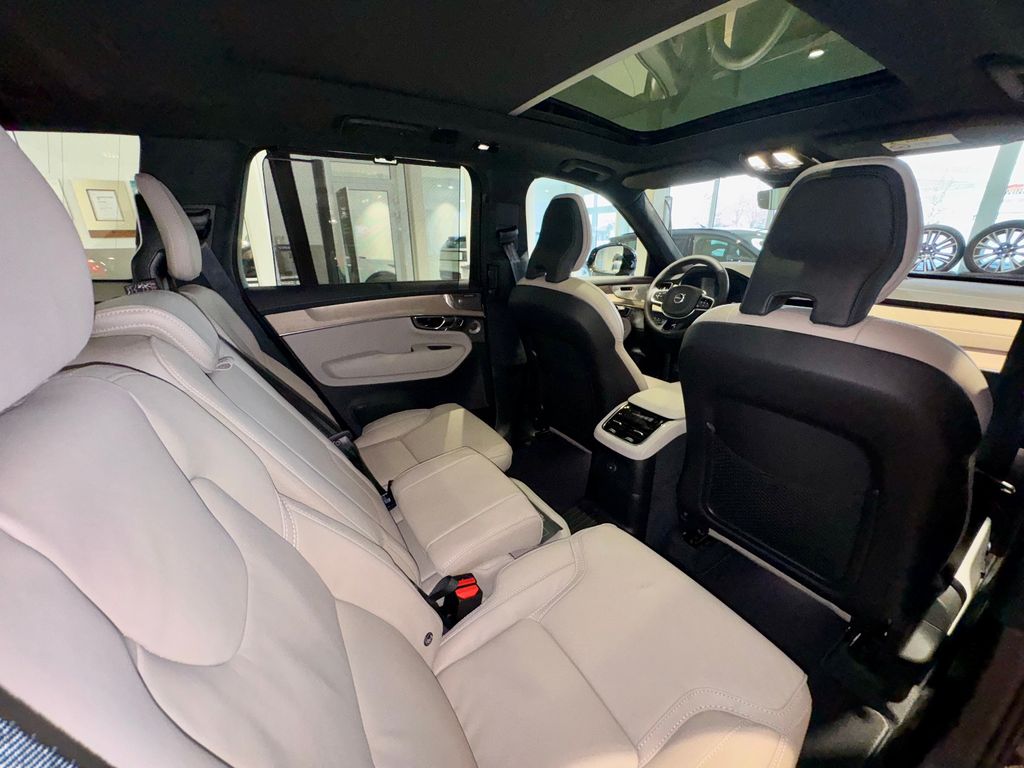 Volvo XC90 2025