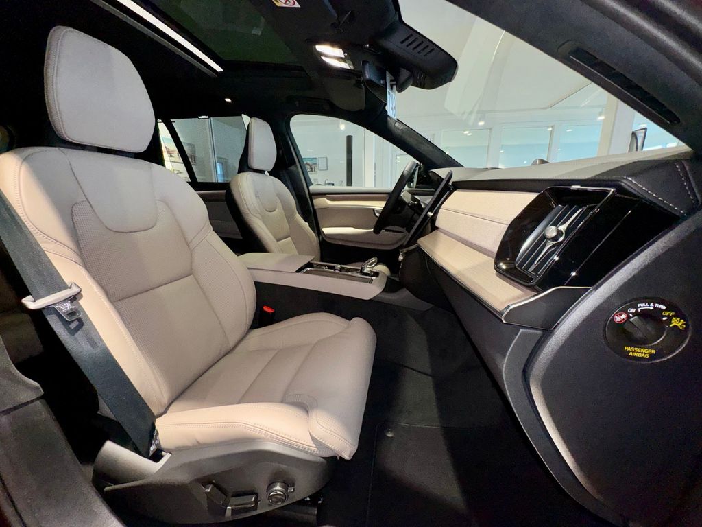 Volvo XC90 2025