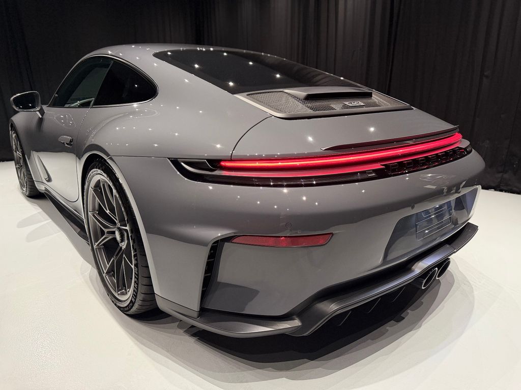 Porsche 992 2025