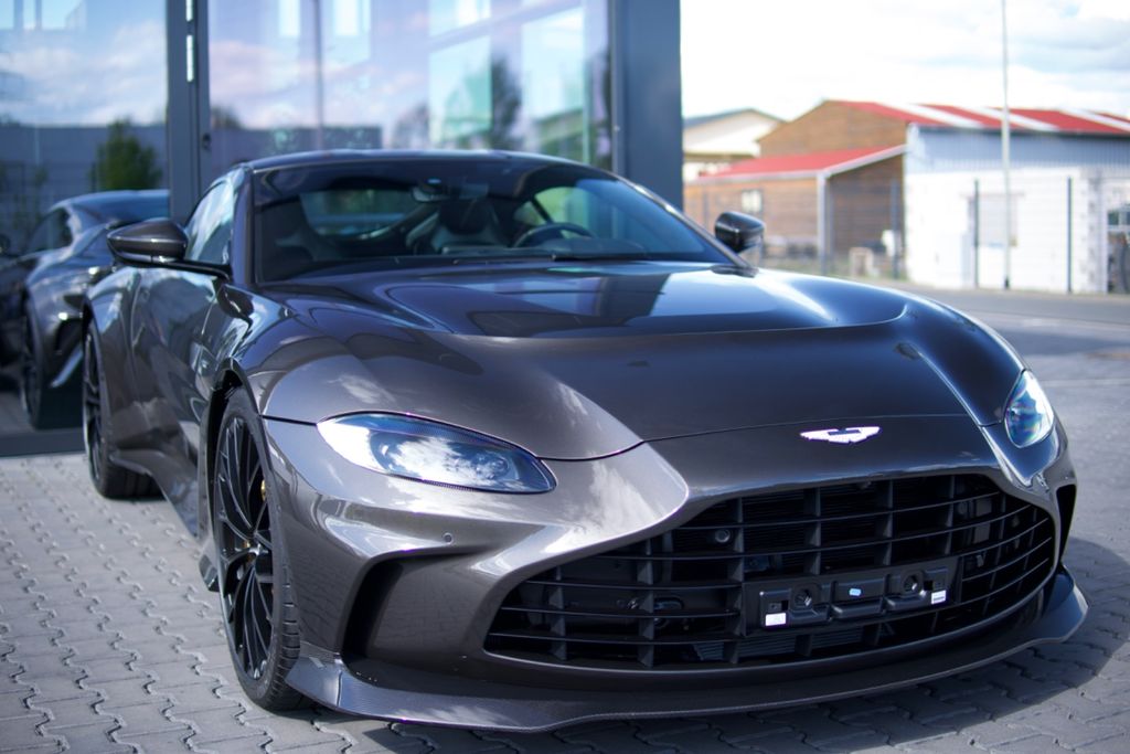 Aston Martin V12 Vantage